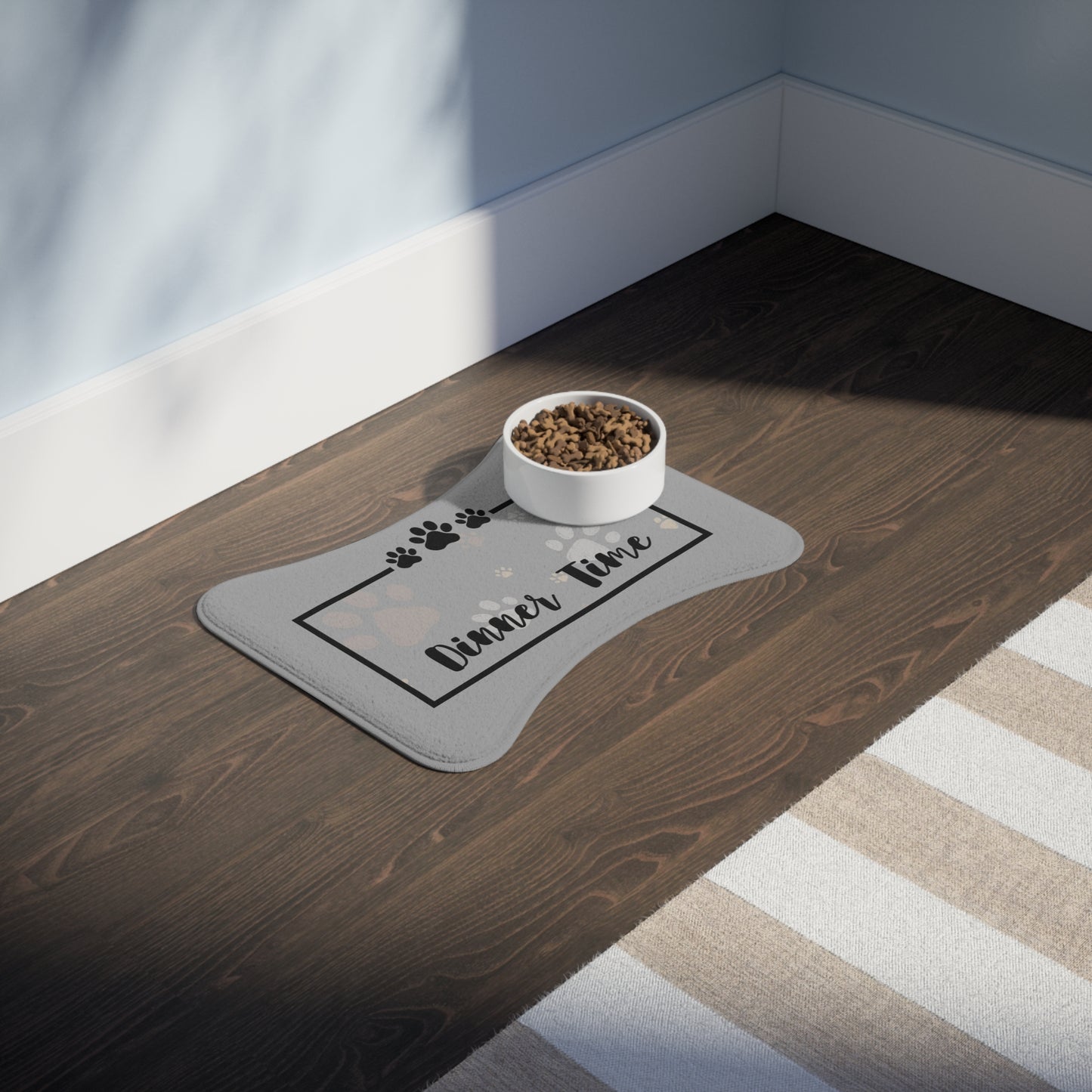 Futtermatte — „Dinner Time“ Platzmatte mit Pfotenprint für Hunde