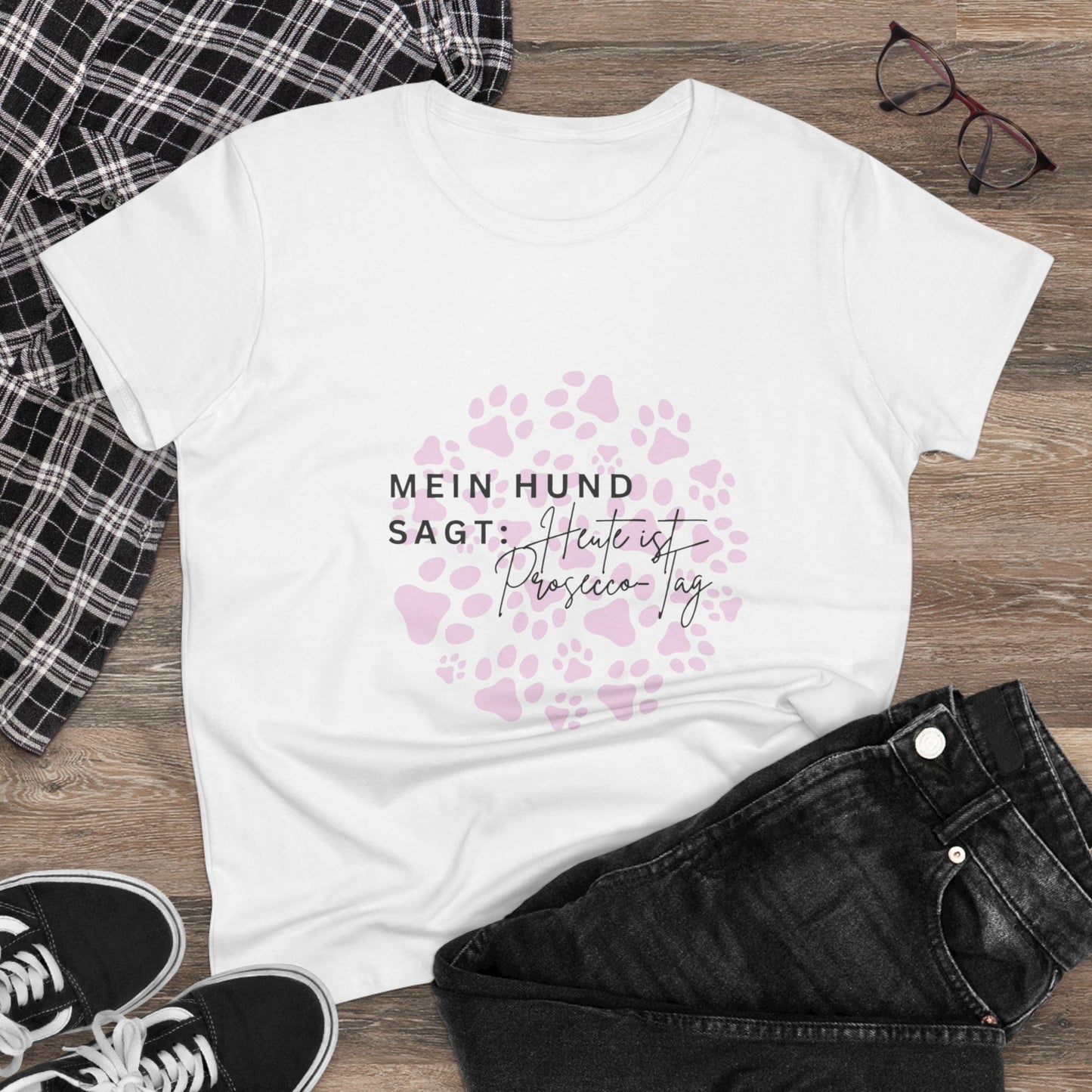 Dog Mom T-Shirt — „Mein Hund sagt: Heute ist Prosecco-Tag“ Damen-T-Shirt